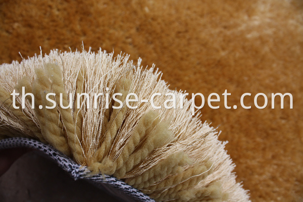 Elastane and Silk Shagy rug gold color